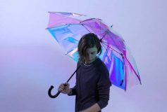 چتر هوشمند Oombrella هوای بارانی را به شما هشدار می دهد
