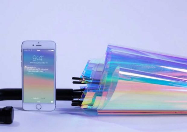 چتر هوشمند Oombrella هوای بارانی را پیشبینی میکند! 3 چتر هوشمند Oombrella هوای بارانی را به شما هشدار می دهد