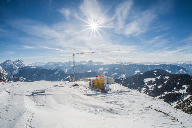 عجیب‌ترین موزه مدرن کوهستانی جهان