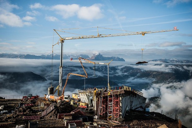 عجیب‌ترین موزه مدرن کوهستانی جهان
