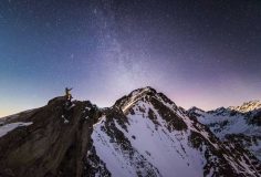 قرارهای عاشقانه یک زوج ماجراجو بر فراز کوه ها برفی