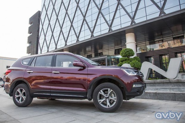 شاسی بلند لیفان X80