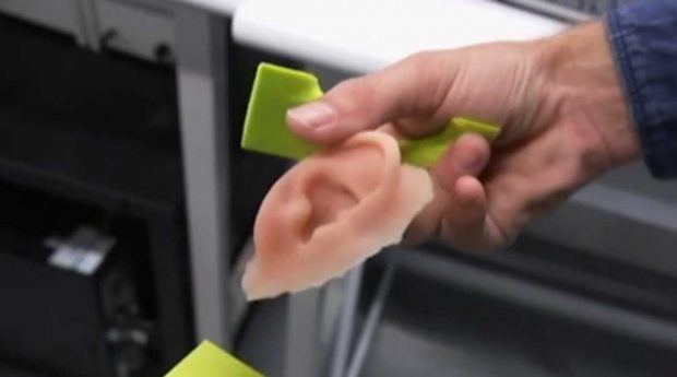 تولید پروتز لاله گوش با فناوری چاپ سه بعدی