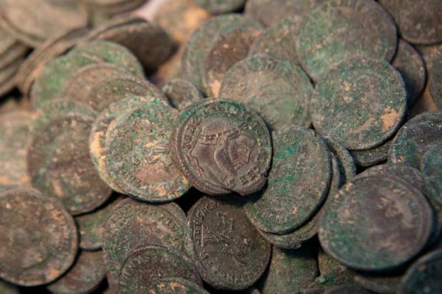 کشف جالب ۶۰۰ کیلوگرم سکه رومی در اسپانیا !