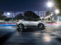 کراس اوور C-HR محصول 2017 کمپانی تویوتا