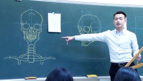 مهارت حیرت انگیز معلم تایوانی در کلاس درس
