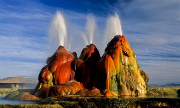 فواره طبیعی فلای پدیده خارق العاده ساخته دست بشر ! 15 فواره طبیعی یا آبفشان فلای Fly Geyser