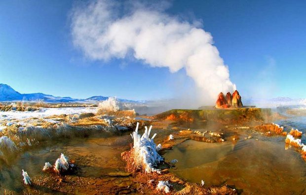 فواره طبیعی فلای پدیده خارق العاده ساخته دست بشر ! 4 فواره طبیعی یا آبفشان فلای Fly Geyser
