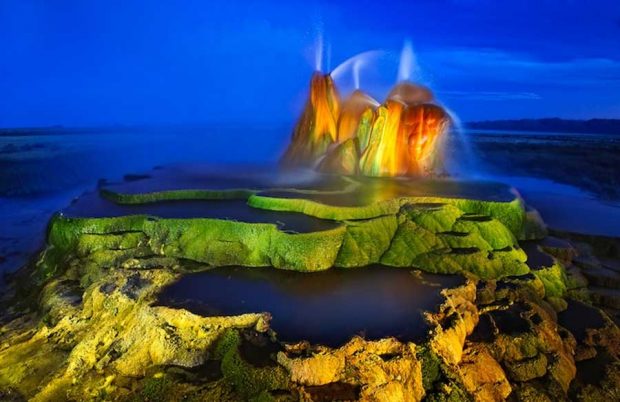 فواره طبیعی فلای پدیده خارق العاده ساخته دست بشر ! 11 فواره طبیعی یا آبفشان فلای Fly Geyser