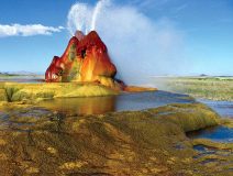 فواره طبیعی یا آب‌فشان فلای Fly Geyser