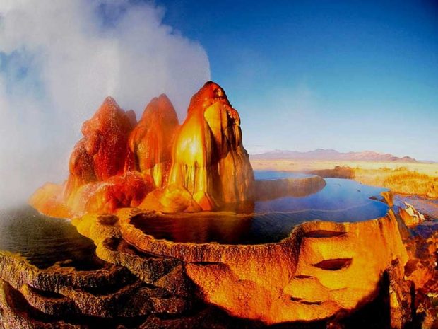 فواره طبیعی فلای پدیده خارق العاده ساخته دست بشر ! 13 فواره طبیعی یا آبفشان فلای Fly Geyser