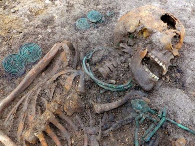 کشف اجساد ۴ هزار ساله مربوط به عصر مفرغ در آلمان 2 کشف اجساد 4 هزار ساله