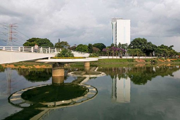 پل متحرک فریدریش بایر در سائو پائولو برزیل