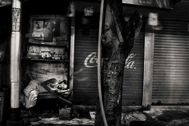 شب های کلکته از دریچه دوربین عکاس اسپانیایی ! 7 شب های کلکته