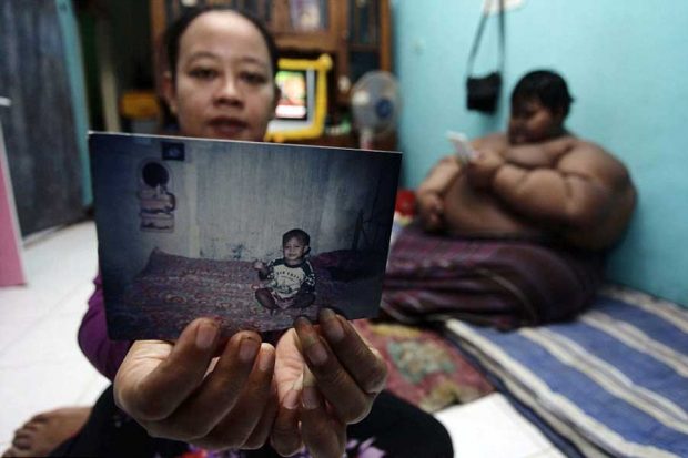 ملاقات با چاق ترین پسر بچه جهان در اندونزی + عکس 3 چاق ترین پسر بچه جهان