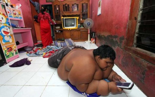 ملاقات با چاق ترین پسر بچه جهان در اندونزی + عکس 11 چاق ترین پسر بچه جهان