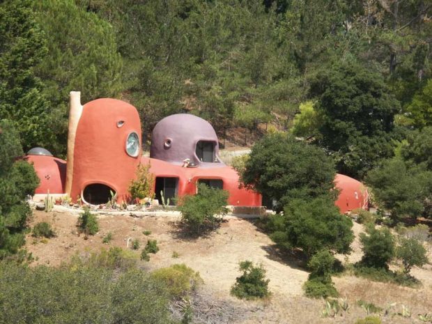 خانه عصر حجری Flintstones House با قیمتی نجومی ؟! 5 خانه عصر حجری Flintstones House