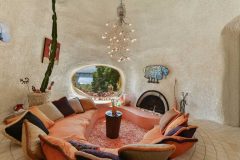 خانه عصر حجری Flintstones House