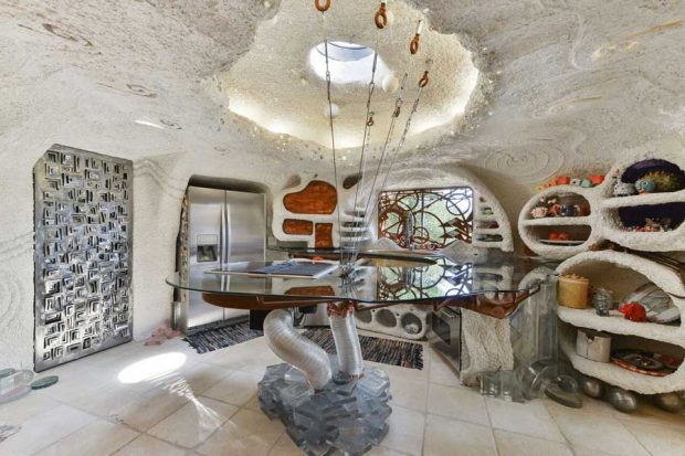 خانه عصر حجری Flintstones House با قیمتی نجومی ؟! 7 خانه عصر حجری Flintstones House