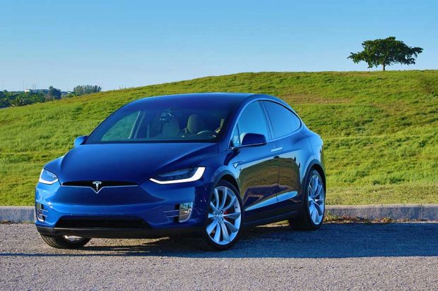 سنسور‌های ایمنی درها در سری ایکس تسلا غیر فعال می شوند