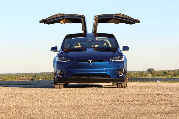 سنسور‌های ایمنی درها در سری ایکس تسلا غیر فعال می شوند