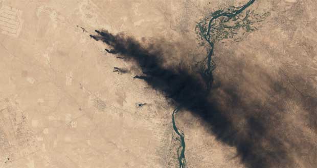 تصاویر ناسا از آتش سوزی چاه‌های نفت عراق