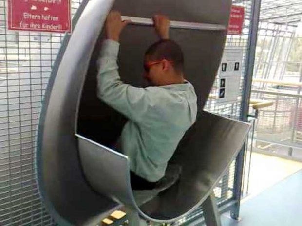 دلایل نصب سرسره در دانشگاه فنی مونیخ آلمان چیست ؟! 3 سرسره دانشگاه فنی مونیخ آلمان