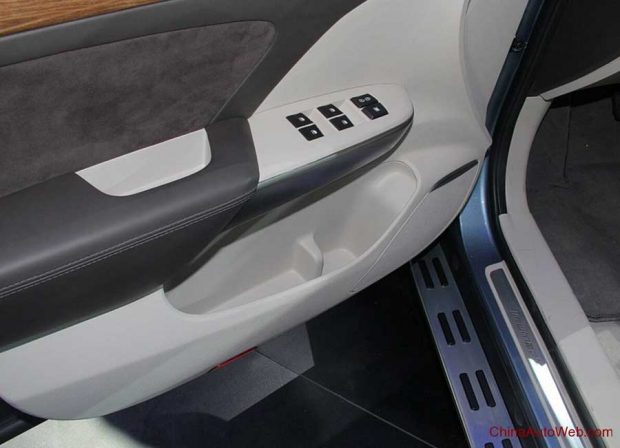 شاسی بلند ترامپچی GS8 محصولی زیبا از کشور چین 34 شاسی بلند ترامپچی GS8