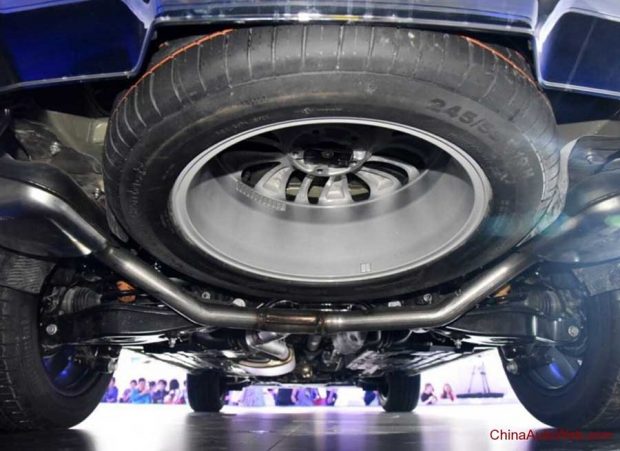 شاسی بلند ترامپچی GS8 محصولی زیبا از کشور چین 35 شاسی بلند ترامپچی GS8