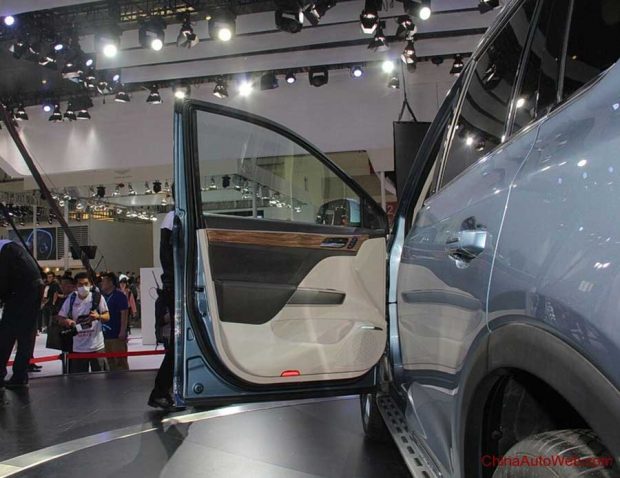 شاسی بلند ترامپچی GS8 محصولی زیبا از کشور چین 14 شاسی بلند ترامپچی GS8