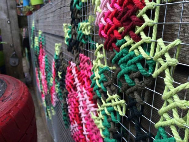 گلدوزی با تورهای سیمی در خیابان های مادرید اسپانیا ! 2 گلدوزی با تورهای سیمی