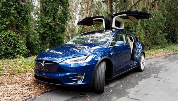 سنسور‌های ایمنی درها در سری ایکس تسلا غیر فعال می شوند