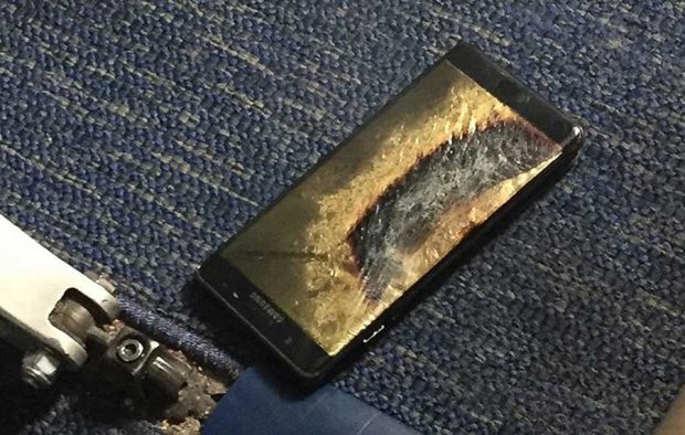 آتش گرفتن گلکسی نوت ۷ این بار در هواپیمای مسافربری ! 2 آتش گرفتن گلکسی نوت 7 باعث تخلیه هواپیما شد