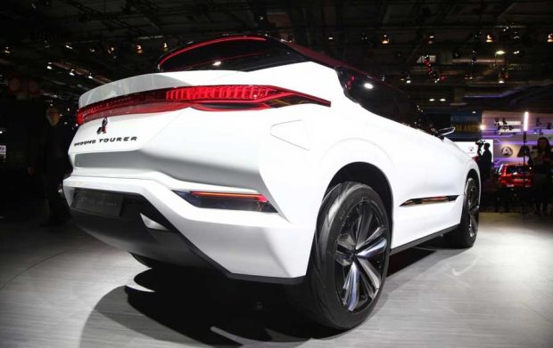 نمایش میتسوبیشی GT-PHEV در نمایشگاه خودرو پاریس ۲۰۱۶ 7 میتسوبیشی GT-PHEV مفهومی