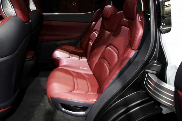 نمایش میتسوبیشی GT-PHEV در نمایشگاه خودرو پاریس ۲۰۱۶ 13 میتسوبیشی GT-PHEV مفهومی