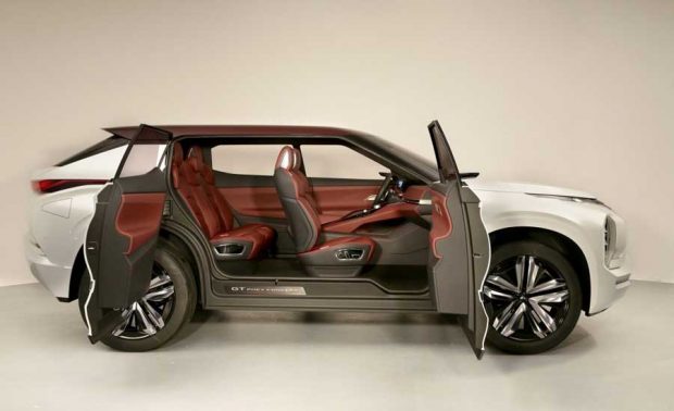 نمایش میتسوبیشی GT-PHEV در نمایشگاه خودرو پاریس ۲۰۱۶ 9 Mitsubishi GT PHEV concept 8