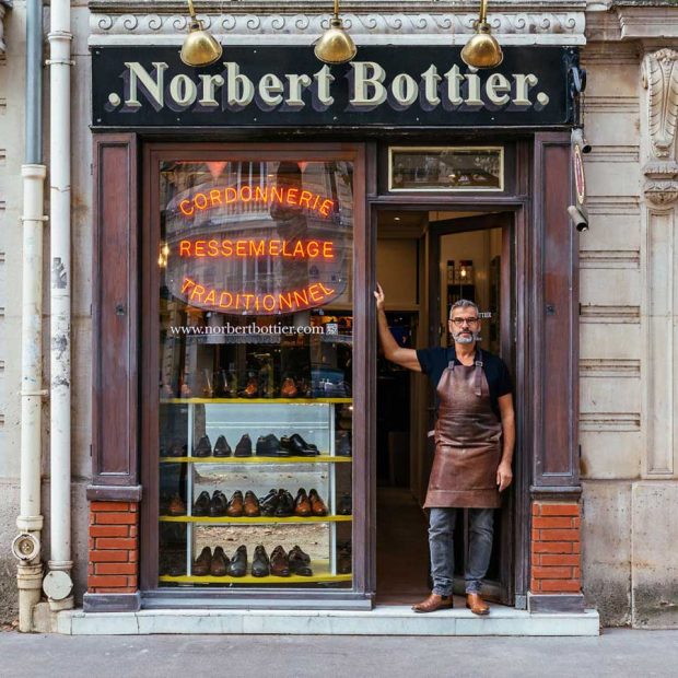 نمای سنتی مغازهها در پاریس از دریچه دوربین سباستین اراس عکاس ! 13 تصاویری از نمای سنتی مغازهها در پاریس