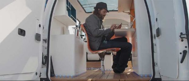 دفتر کار سیار نیسان در قالب خودرو ون الکتریکی رونمایی شد 4 دفتر کار سیار نیسان