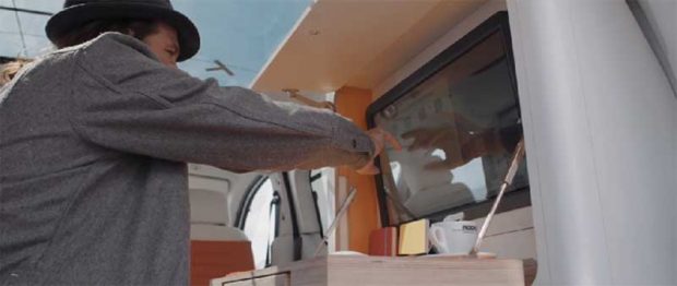 دفتر کار سیار نیسان در قالب خودرو ون الکتریکی رونمایی شد 5 دفتر کار سیار نیسان