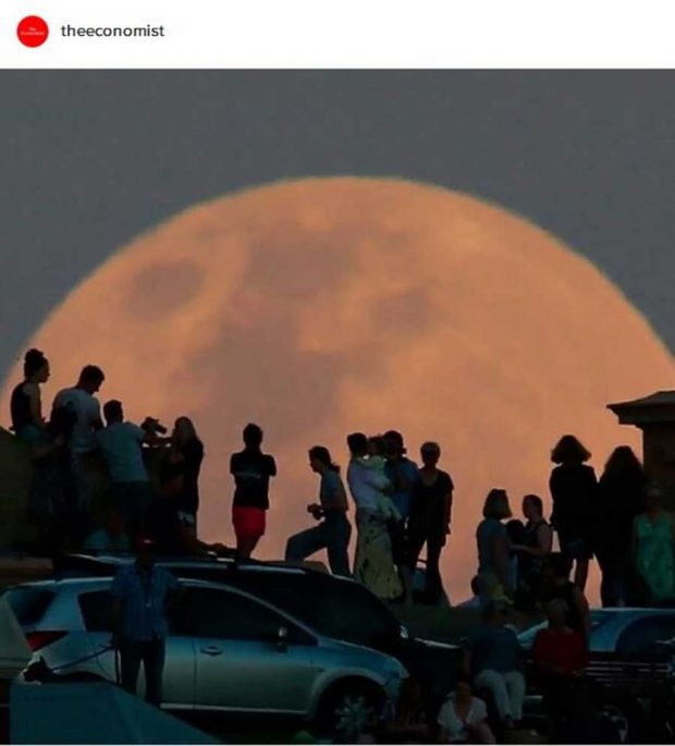 تصاویر شگفت انگیز از واقعه نجومی ابرماه در سراسر جهان 35 تصاویر شگفت انگیز از ابرماه در سراسر جهان