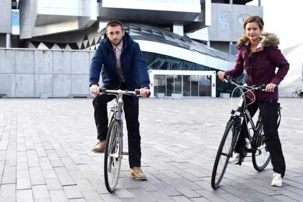 دوچرخه سواری بدون استرس در روزهای بارانی با شلوار ضد آب Vear 8 شلوار ضد آب Vear