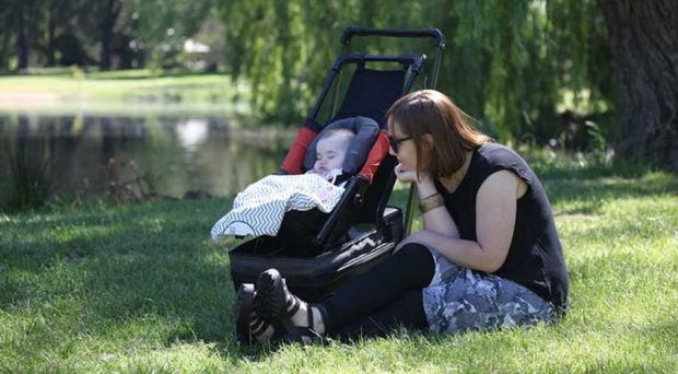 ساخت کالسکه حمل نوزاد بر روی چمدان مسافرتی + عکس 4 ساخت کالسکه حمل نوزاد بر روی چمدان + تصاویر