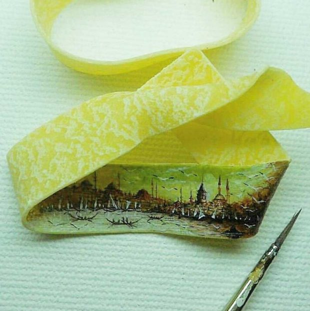 نقاشی مینیاتوری بر روی اشیاء ریز توسط یک نقاش ترک 9 نقاشی مینیاتوری بر روی اشیاء ریز هنر دستان نقاش ترک