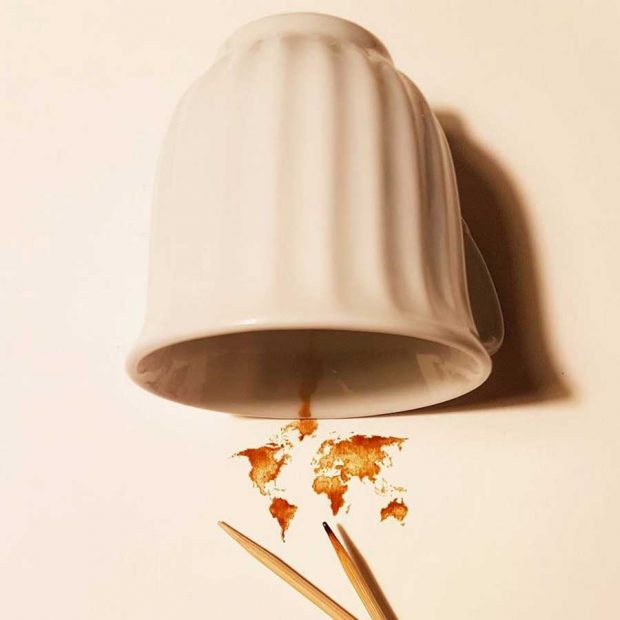 نقاشی مینیاتوری بر روی اشیاء ریز توسط یک نقاش ترک 18 نقاشی مینیاتوری بر روی اشیاء ریز هنر دستان نقاش ترک