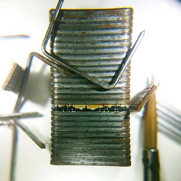 نقاشی مینیاتوری بر روی اشیاء ریز توسط یک نقاش ترک 22 نقاشی مینیاتوری بر روی اشیاء ریز هنر دستان نقاش ترک