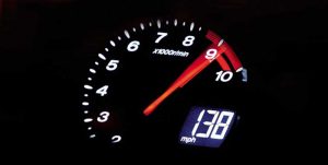 محدوده قرمز رنگ آمپر دورموتور