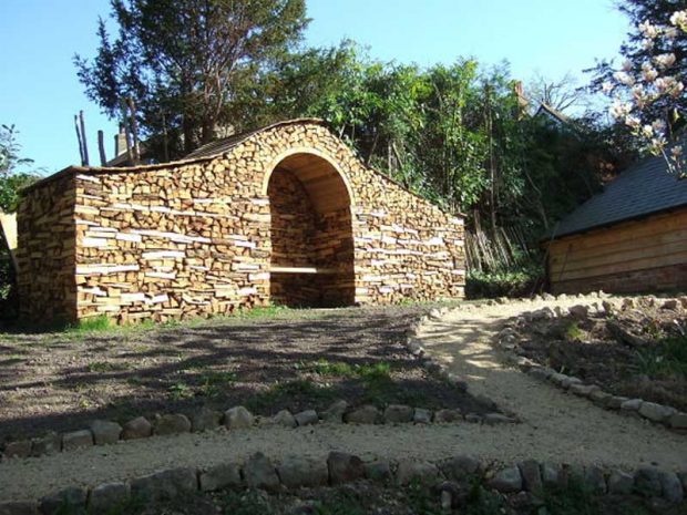 ساخت آثار هنری با هیزم