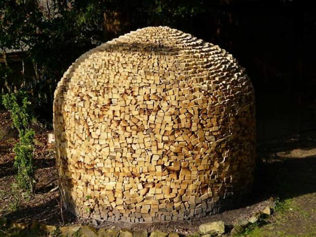 ساخت آثار هنری با هیزم