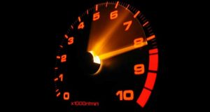 محدوده قرمز رنگ آمپر دورموتور