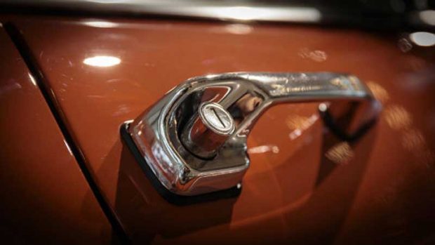 مرسدس بنز وانت w115